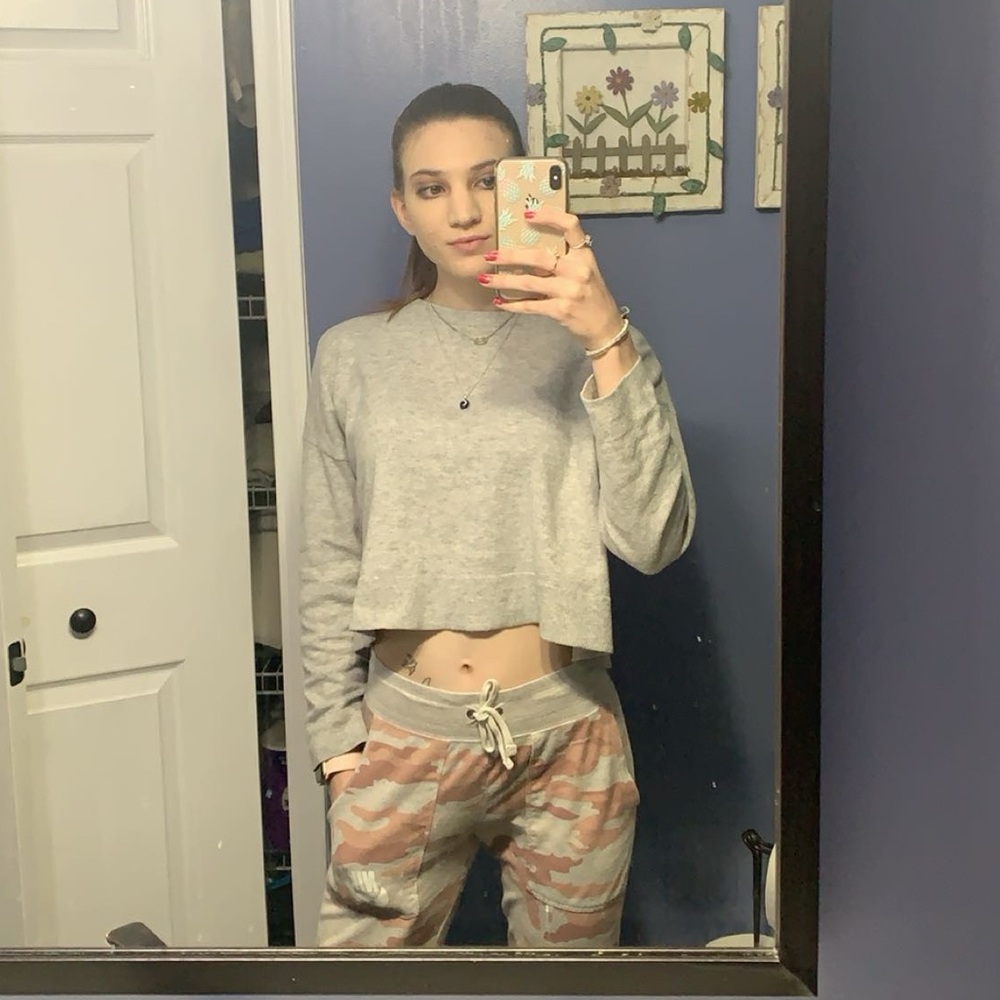 Nike gray, orange camo drawstring joggers with pockets XS